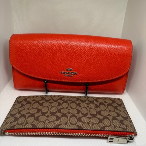Coach Orange Red Pebbled Leather Clutch/wSignature Brown Inside Flap & Pouch EUC